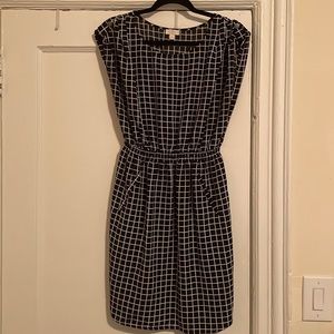 Black patterned dress. Size large.